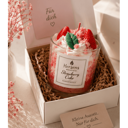 Strawberry Cake Erdbeer Dessertkerze | Herzens Momente